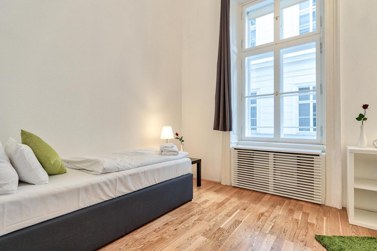 Apartment - Schwarzenbergplatz