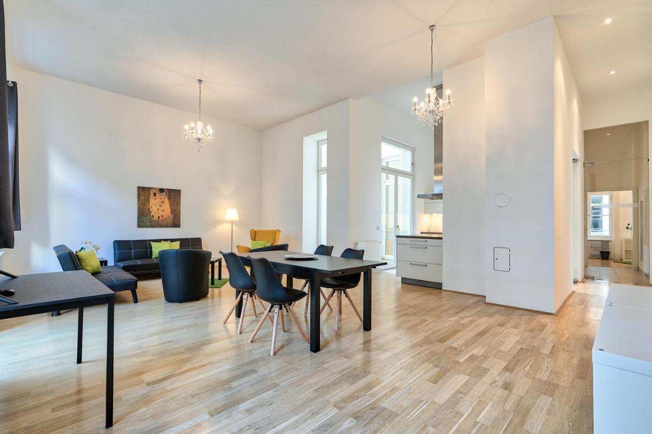 Apartment - Schwarzenbergplatz