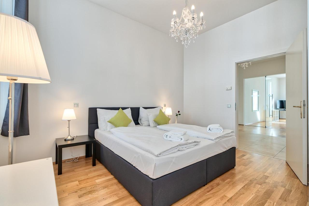 Apartment - Schwarzenbergplatz
