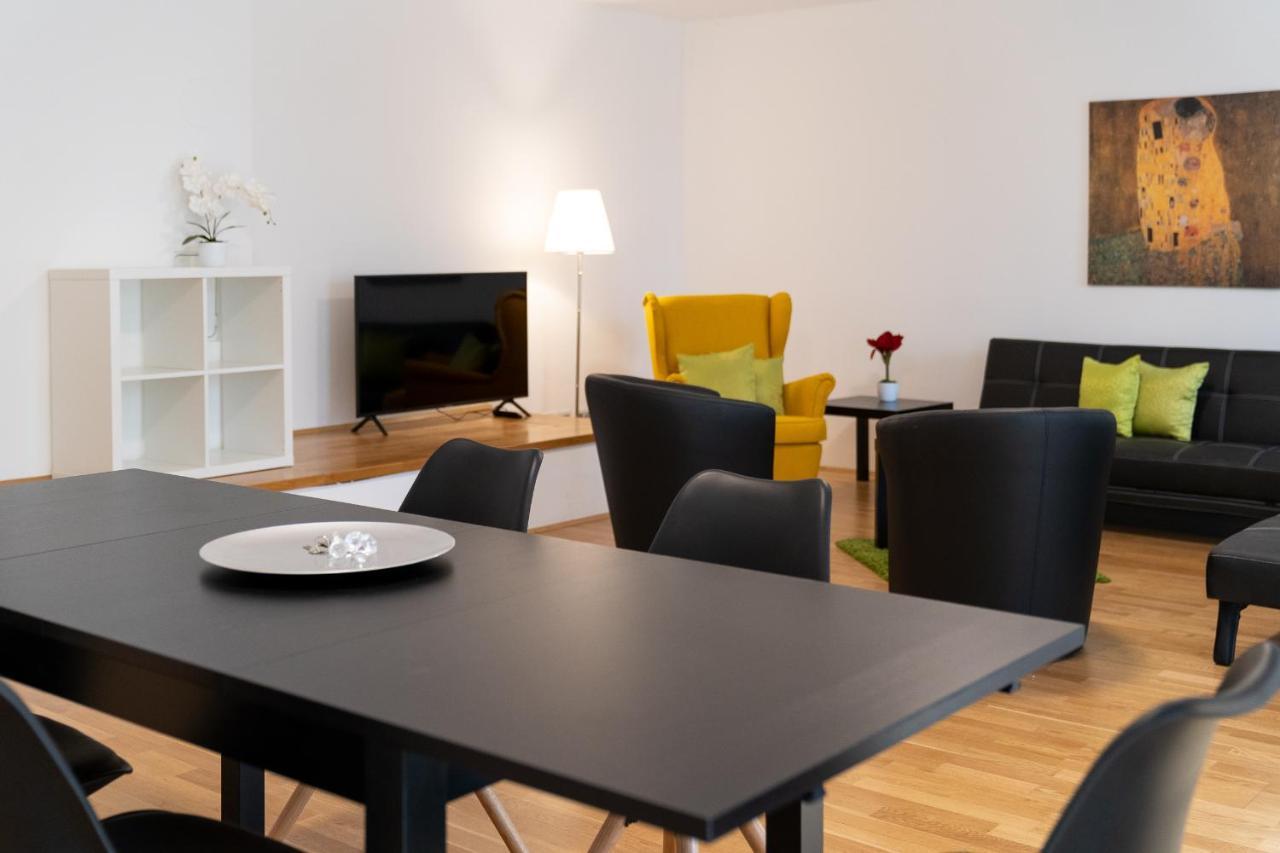 Apartment - Schwarzenbergplatz