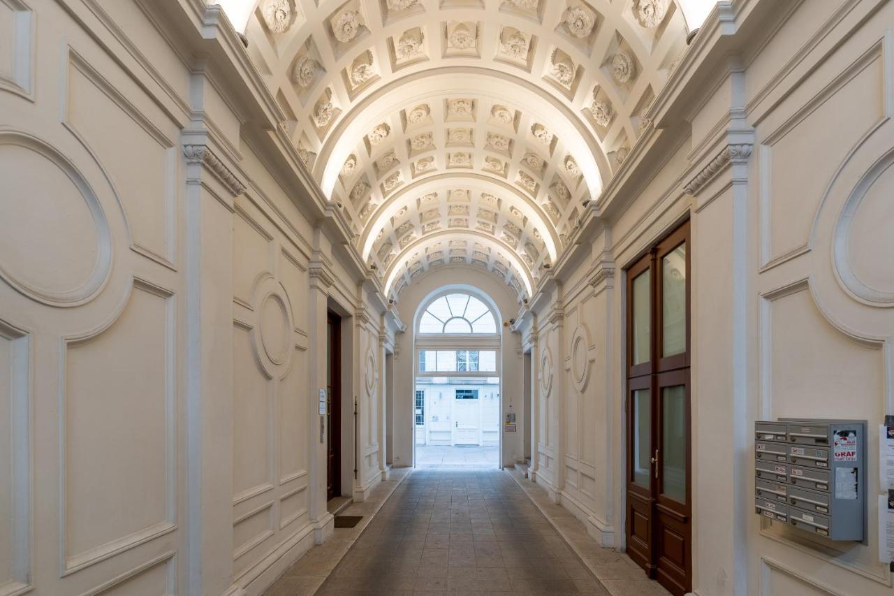 - Schwarzenbergplatz Apartment Wien
