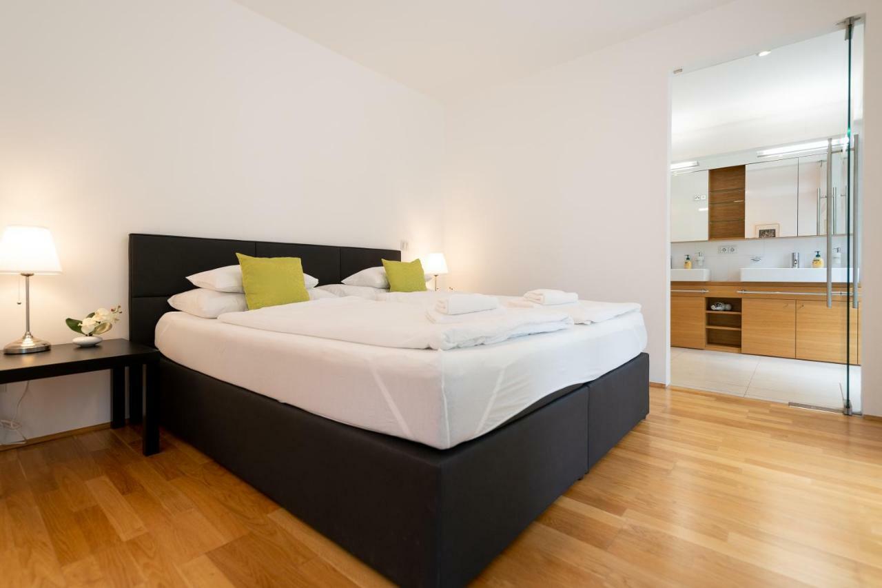 - Schwarzenbergplatz Apartment Wien