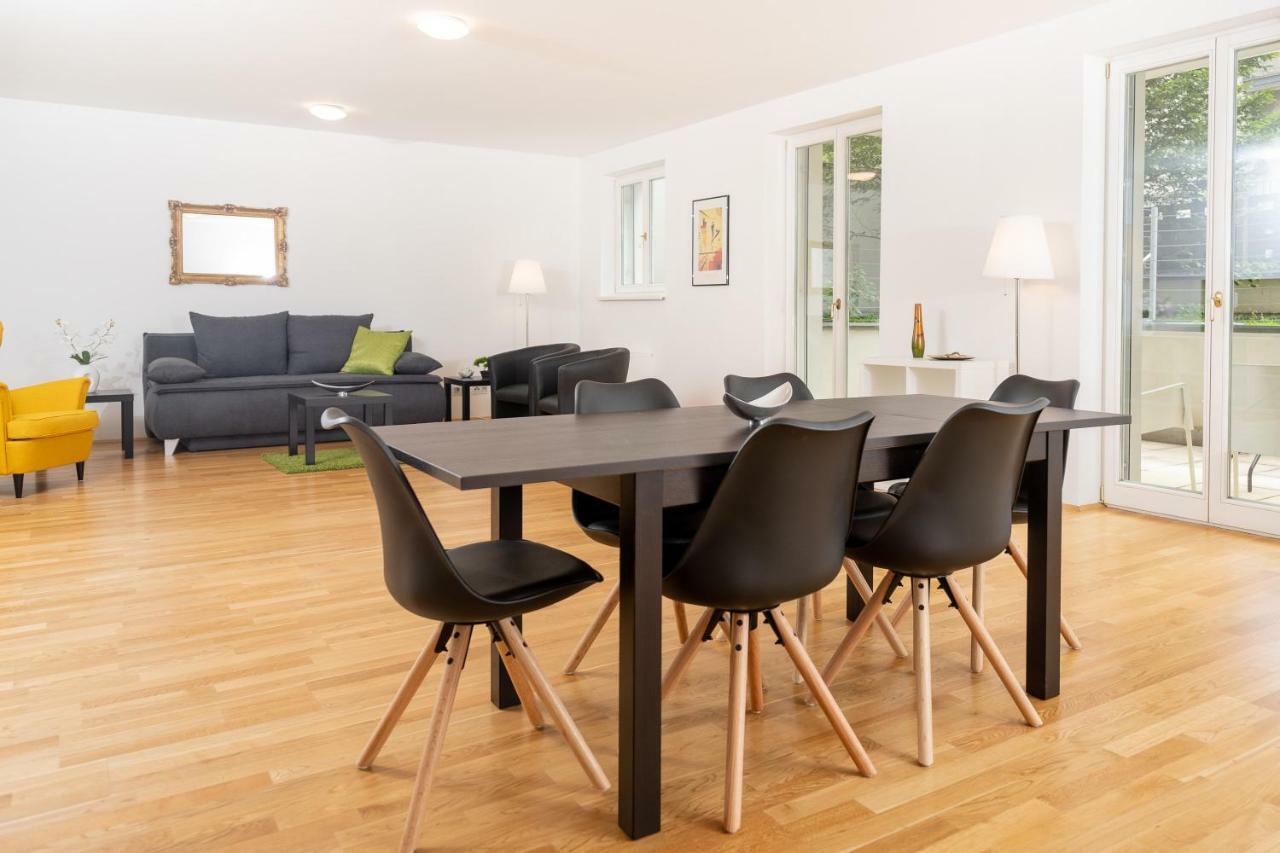 - Schwarzenbergplatz Apartment Wien